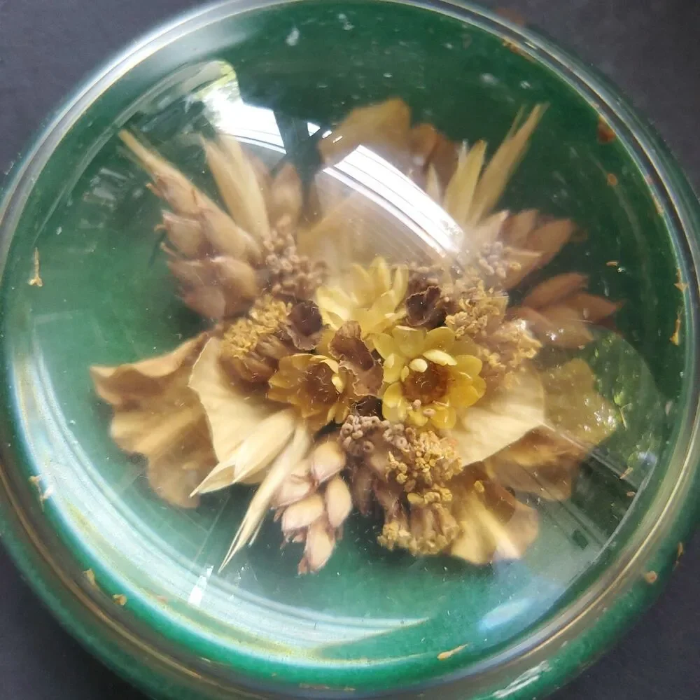 Vintage Paperweight Dried Flowers Round Green Nottingham Originals Eastville VA